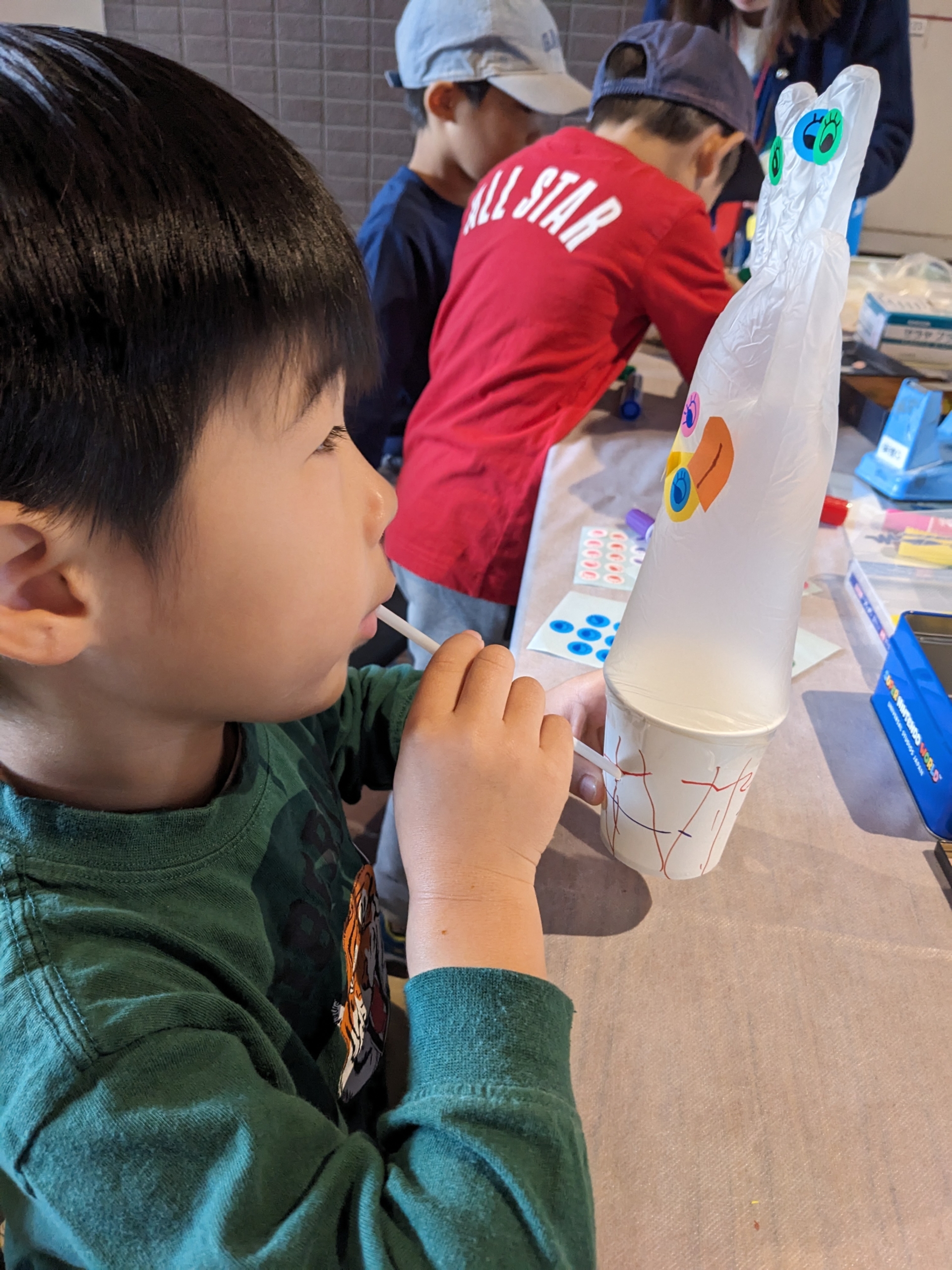 おばけグローブを作ってお口周りを鍛えよう